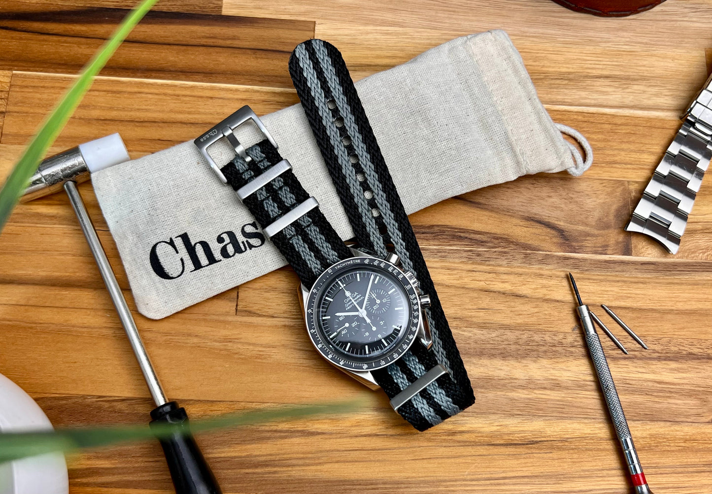 Bond NATO Black/Grey Herringbone Strap